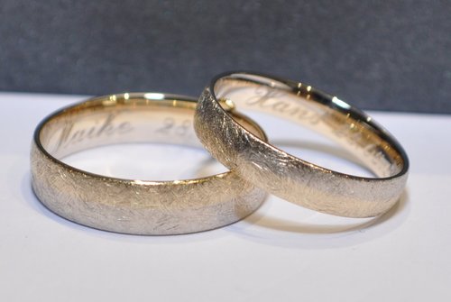 Gold Trauringe Bicolor Eismatt - Breite 4mm und 5mm