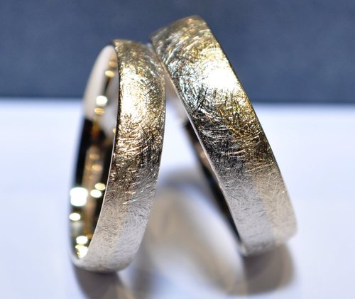 Gold Trauringe Bicolor Eismatt - Breite 4mm und 5mm